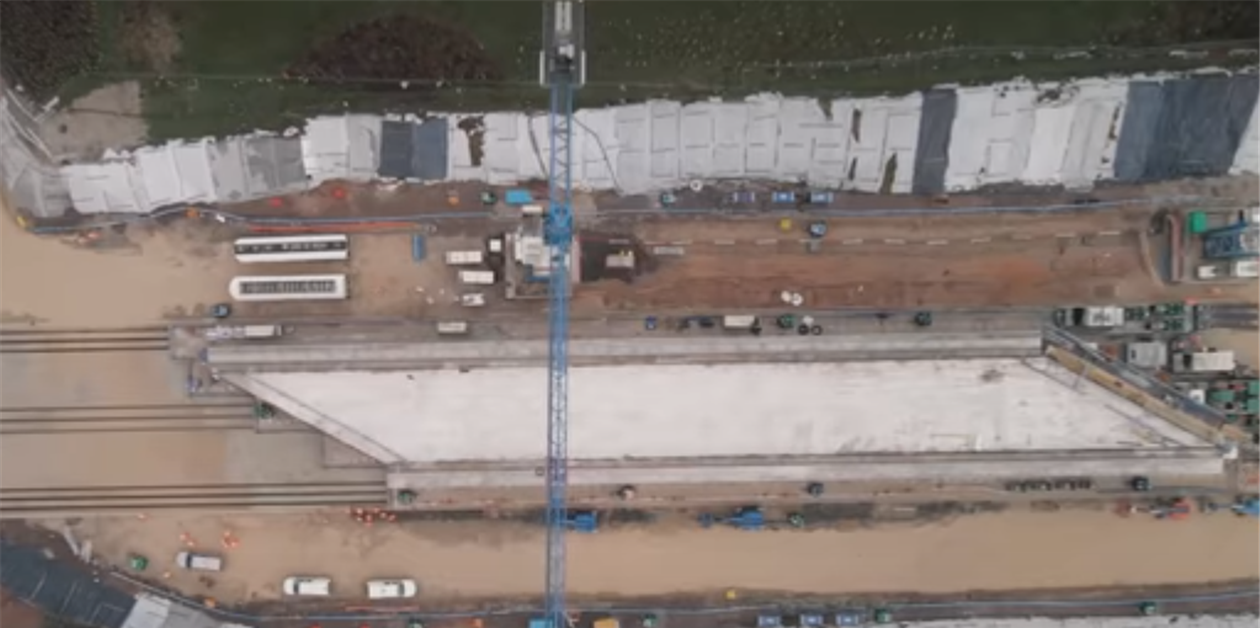 Video: HS2 completes ‘world’s longest box bridge slide’ - Scaffold & Access